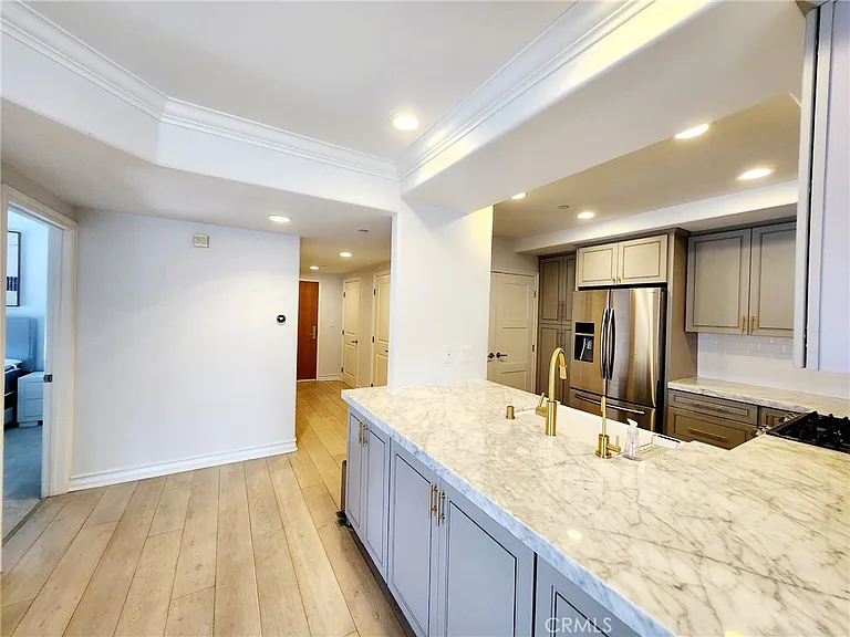 1920 Malcolm Ave #401 — Photo 13