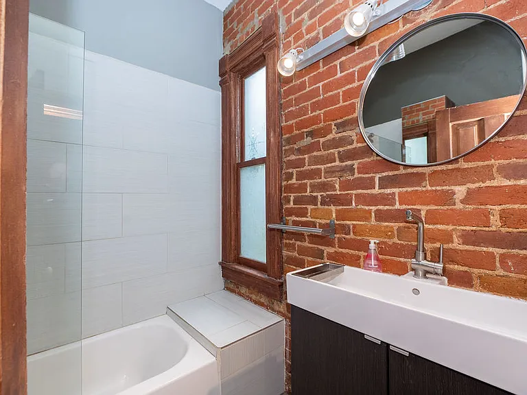 2660 Jefferson Ave — Photo 23