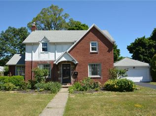 400 Rawlinson Rd, Rochester, NY 14617