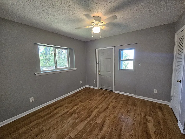 1801 Sunset Ter #C — Photo 15