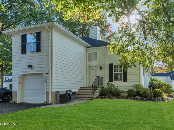 3901 Buckingham Circle, Middletown, NJ 07748