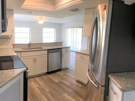 5th image of 703 Coquina Ct