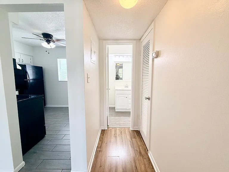 2207 S Carolina Ave — Photo 23
