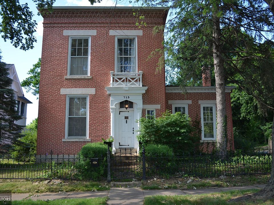 1st image of 713 High Ave E