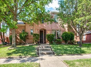 2717 Crosslands Dr, Garland, TX 75040