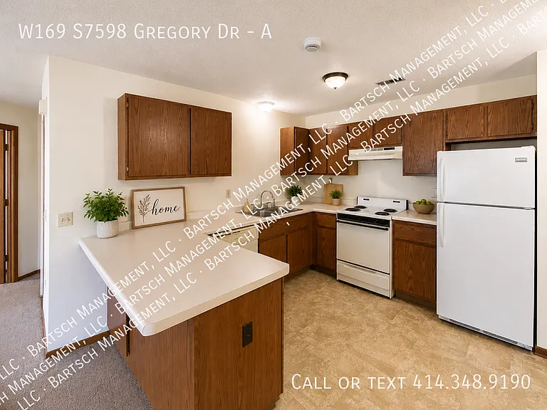W169S7598 Gregory Dr #A — Photo 3