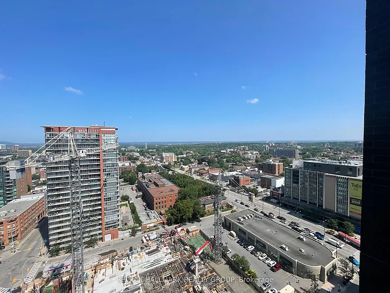242 Rideau St #2105 — Photo 8
