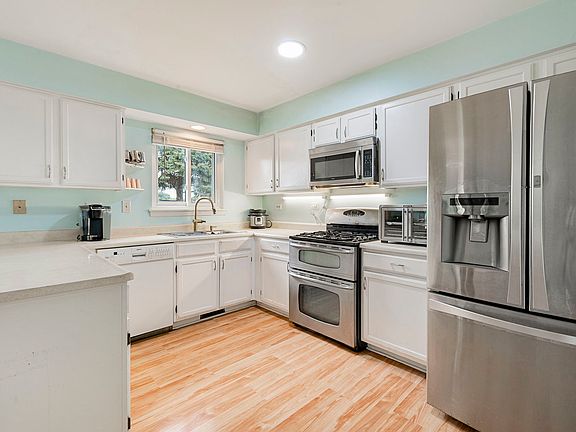2nd image of 1311 Trinity Dr