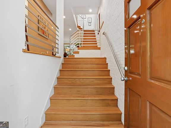 4th image of 1334 Fernwood Cir NE