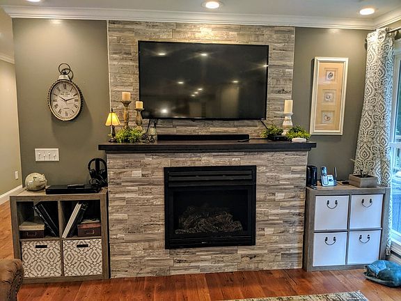 3rd image of 690 Woodbird Pl