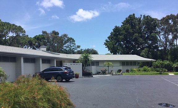 5th image of 4321 Columbus Way S
