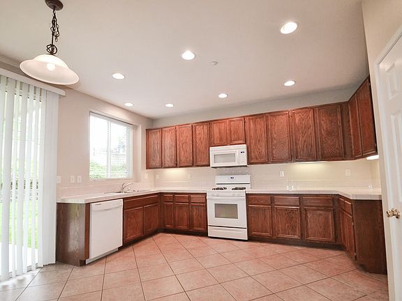 2nd image of 7533 Autumn Chase Dr