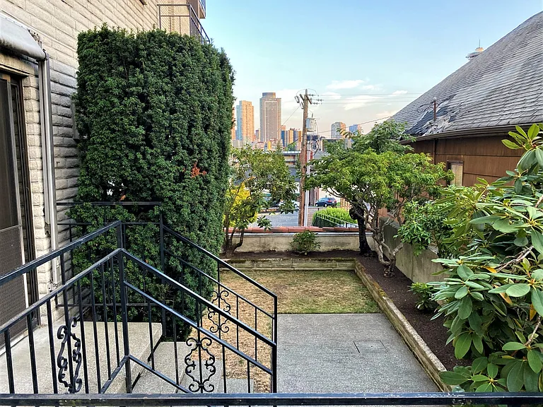 610 Aloha St #204 — Photo 14