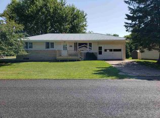 1124 N Hemlock St, Ironwood, MI 49938