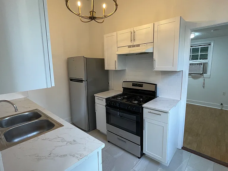 4316 Baronne St #D — Photo 2
