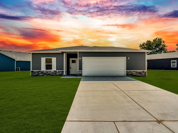217 Lakeside Dr, Cheney, KS 67025