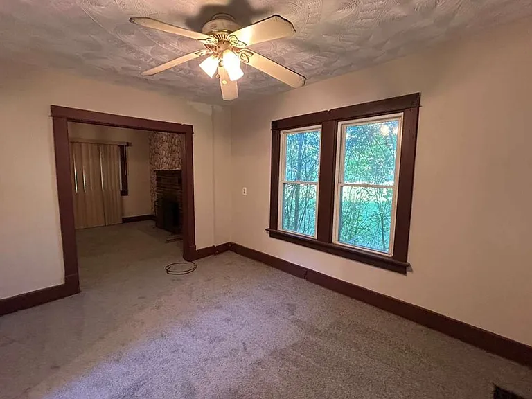 377 Talbot Ave — Photo 6