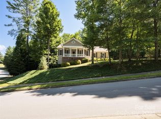2 La Rue Ct, Biltmore Lake, NC 28715