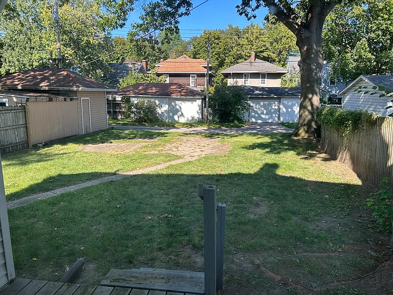 1004 Woodward Ave — Photo 9
