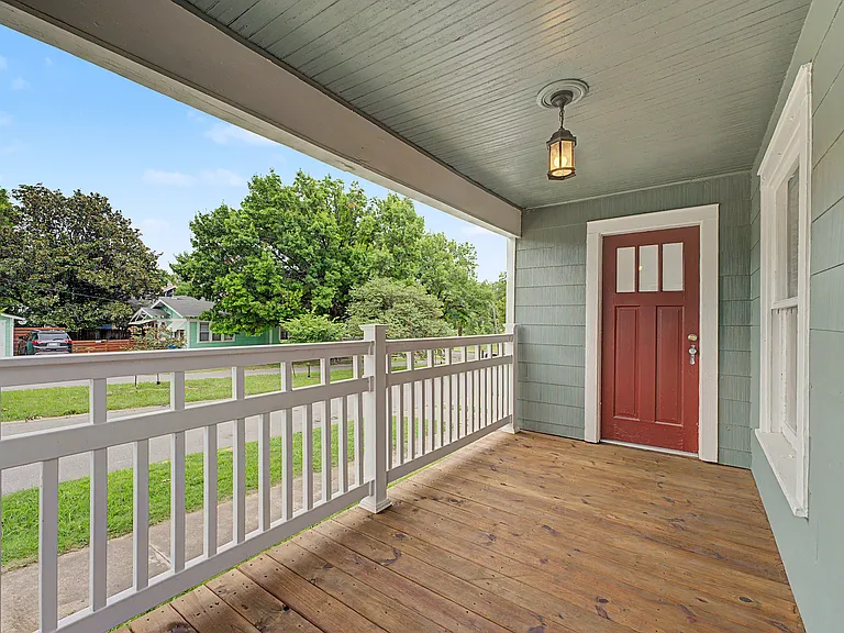 1308 W Easton St — Photo 4