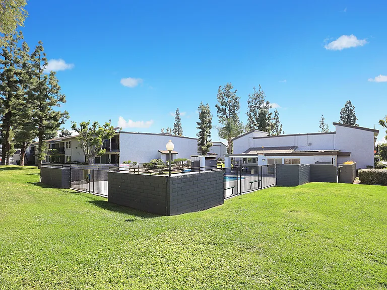 Cambridge Garden Apartments — Photo 44