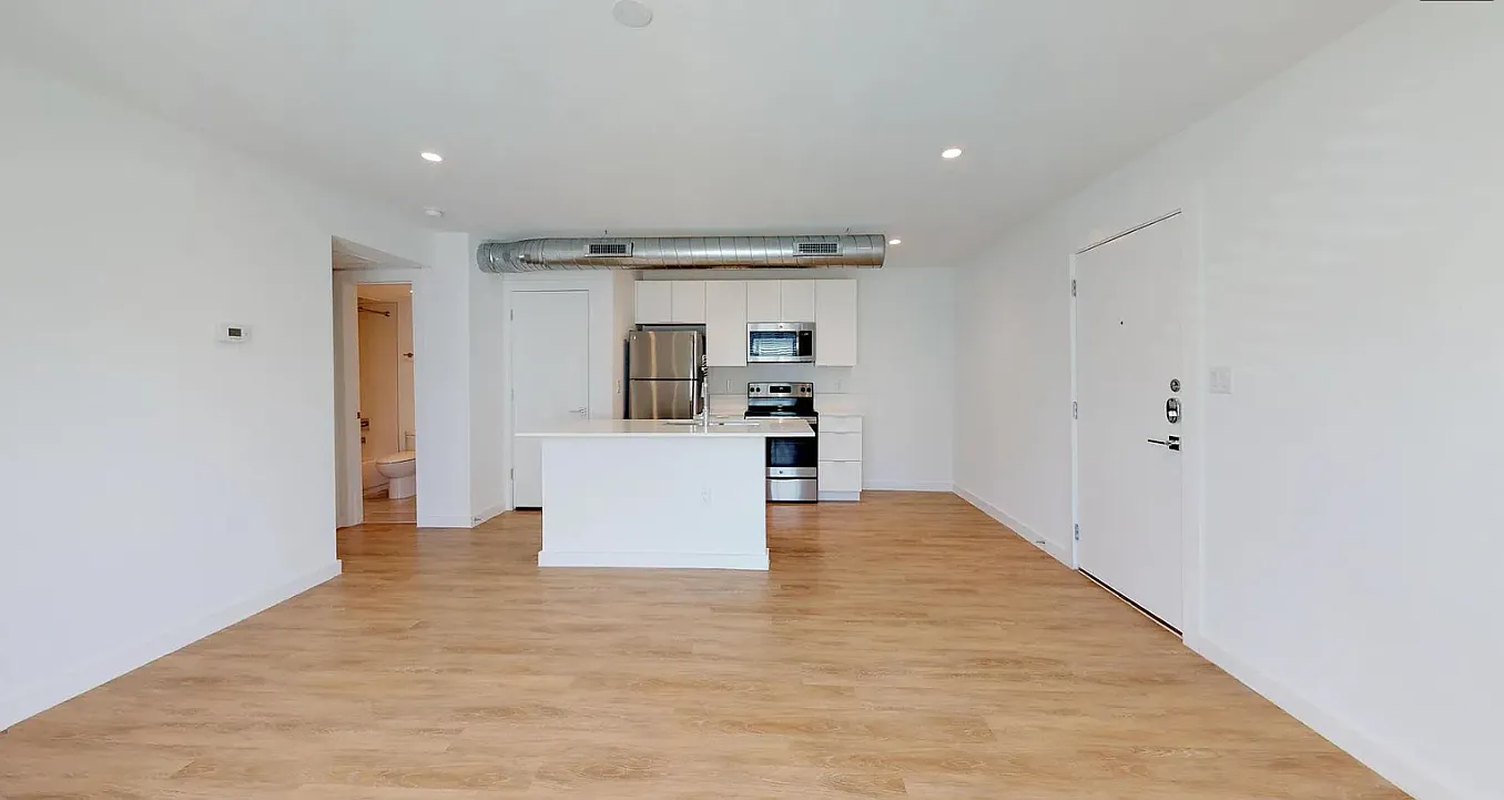 The District — Photo 2