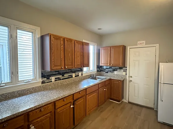 8 Arch St #A, New Haven, CT 06519