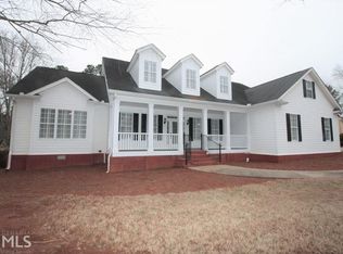 2 Overlook Dr, Newnan, GA 30265