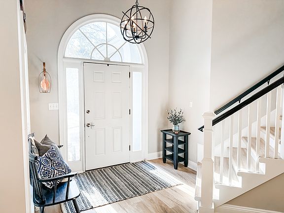 3rd image of 1483 Oakmont Pl