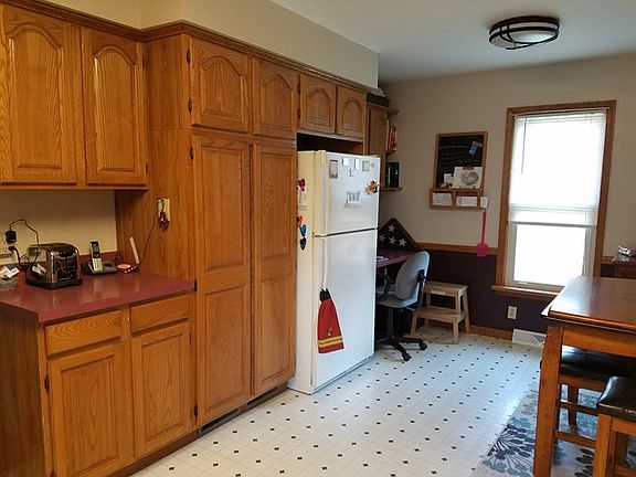 3rd image of 111 Lynwood Ave