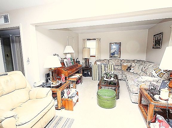 3rd image of 3154 Martin Ave