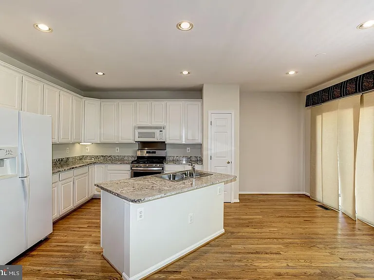 6563 McKenna Way — Photo 15