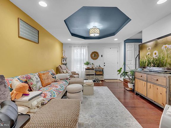 3rd image of 8221 Parham Ct