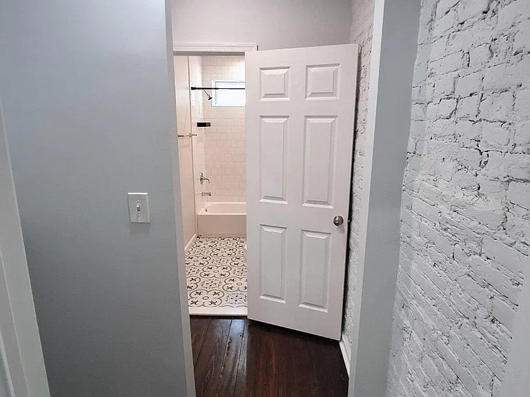 2628 E Harold St — Photo 13