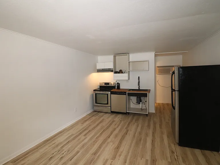 21 Larue St #7 — Photo 4