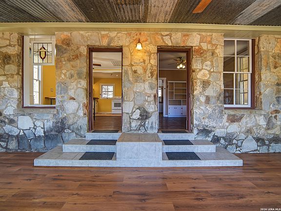 5th image of 846 Private Road 260 W