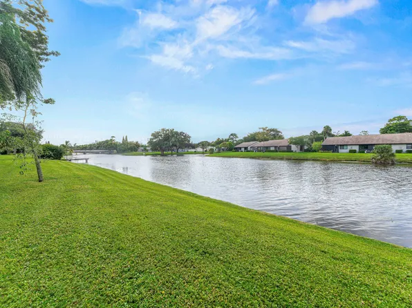 83 WOOD ROSE Court, Royal Palm Beach, FL 33411