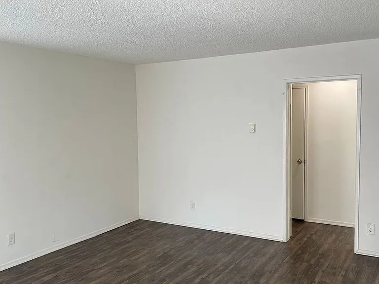 825 S Bedford St — Photo 7