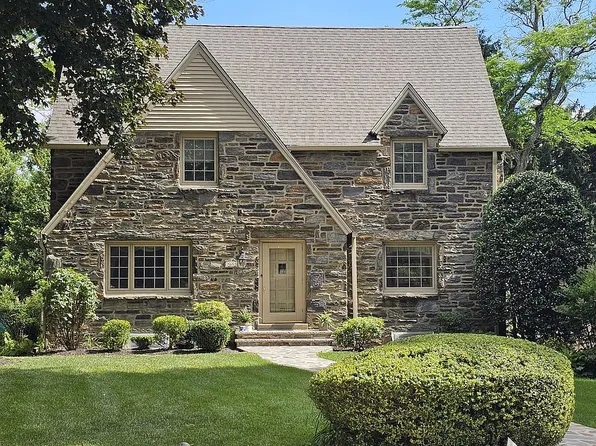 64 E Princeton Rd, Bala Cynwyd, PA 19004