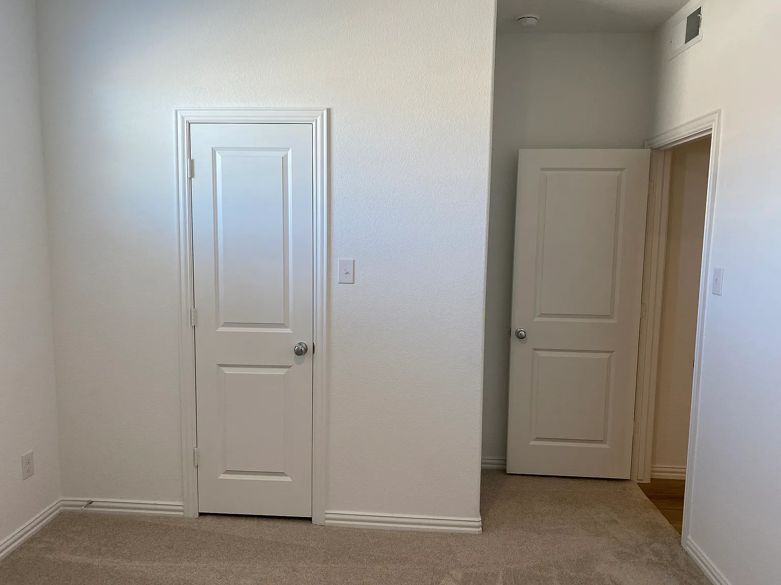3 bed, 1602 sqft, $1,950 — Photo 2