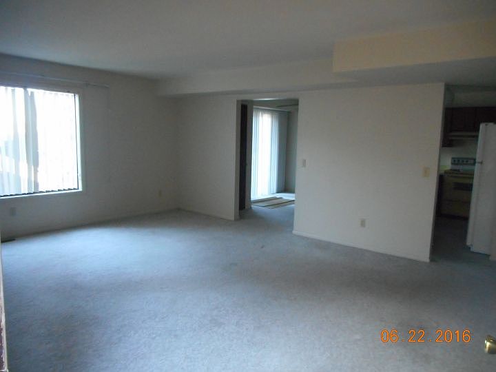 2nd image of 421 Lordwith Dr APT 3