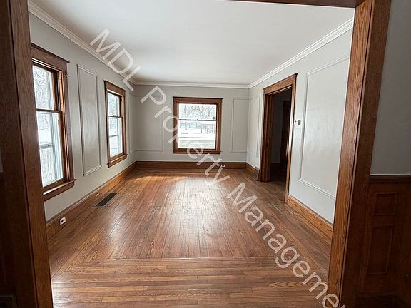 5th image of 315 S Oakley St