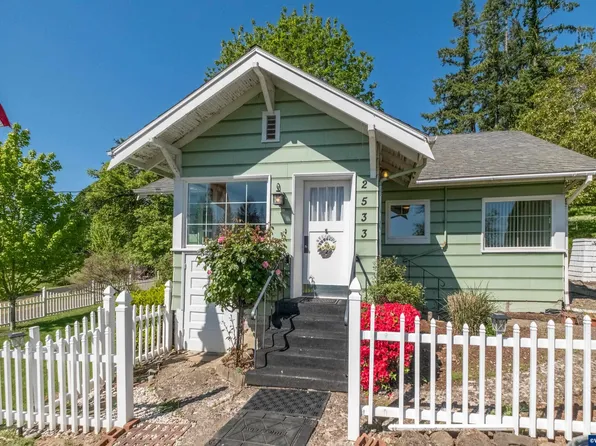 2533 W Thornton Lake Dr NW, Albany, OR 97321