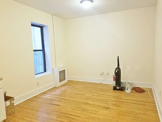 Rented by Julianna Realty Corp | media 10