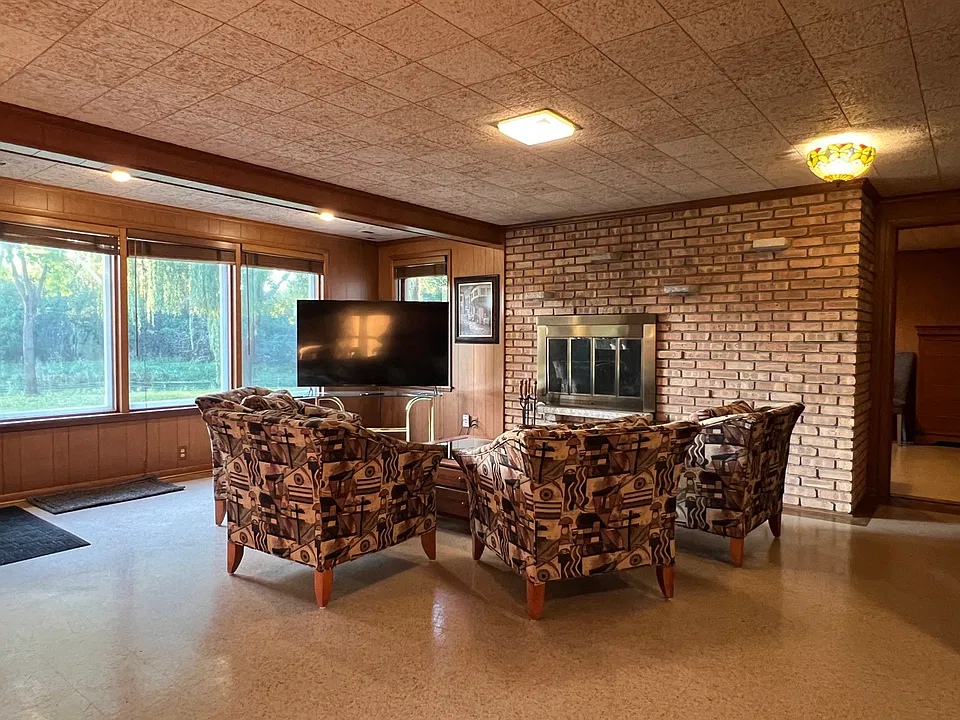 3306 Decatur Ln