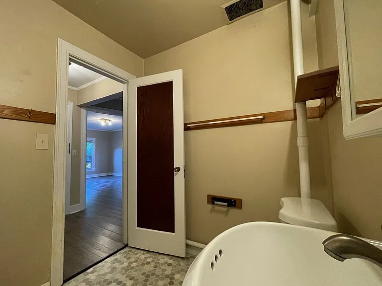 222 E Hamlin St — Photo 16