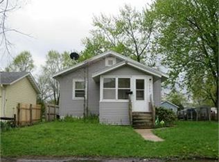 222 Blowers Ave, Waterloo, IA 50703