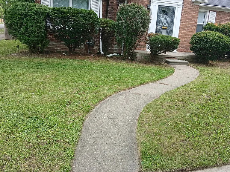 14260 Warwick St — Photo 1