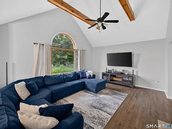 3rd image of 307 Spring Road