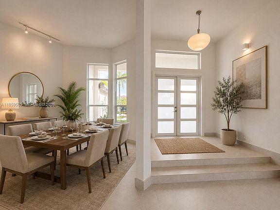5th image of 2523 Montclaire Cir